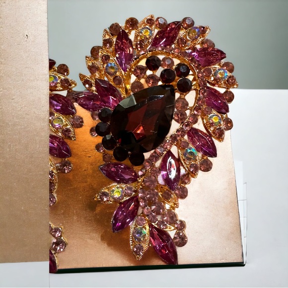 Set of 2 Stunning Multi Crystal and Rhinestone Encrusted Oversized Brooches - Picture 9 of 12